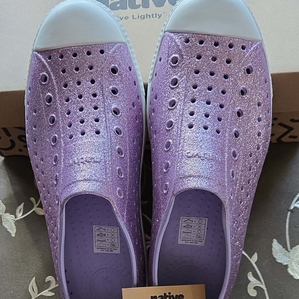 NWT Native Jefferson Bling  Purple Slip-On Shoes J6